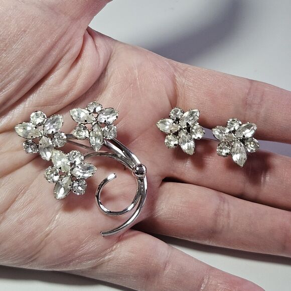 Star Art Vintage Rhodium Plated Sterling And Rhinestone Brooch And Screw Back...